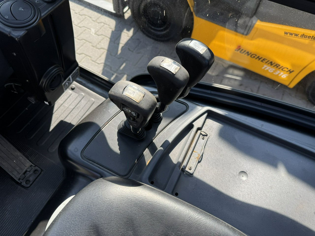 Chariot élévateur à gaz Jungheinrich TFG 316 Duplex Przesuw Boczny Oświetlenie Robocze: photos 8