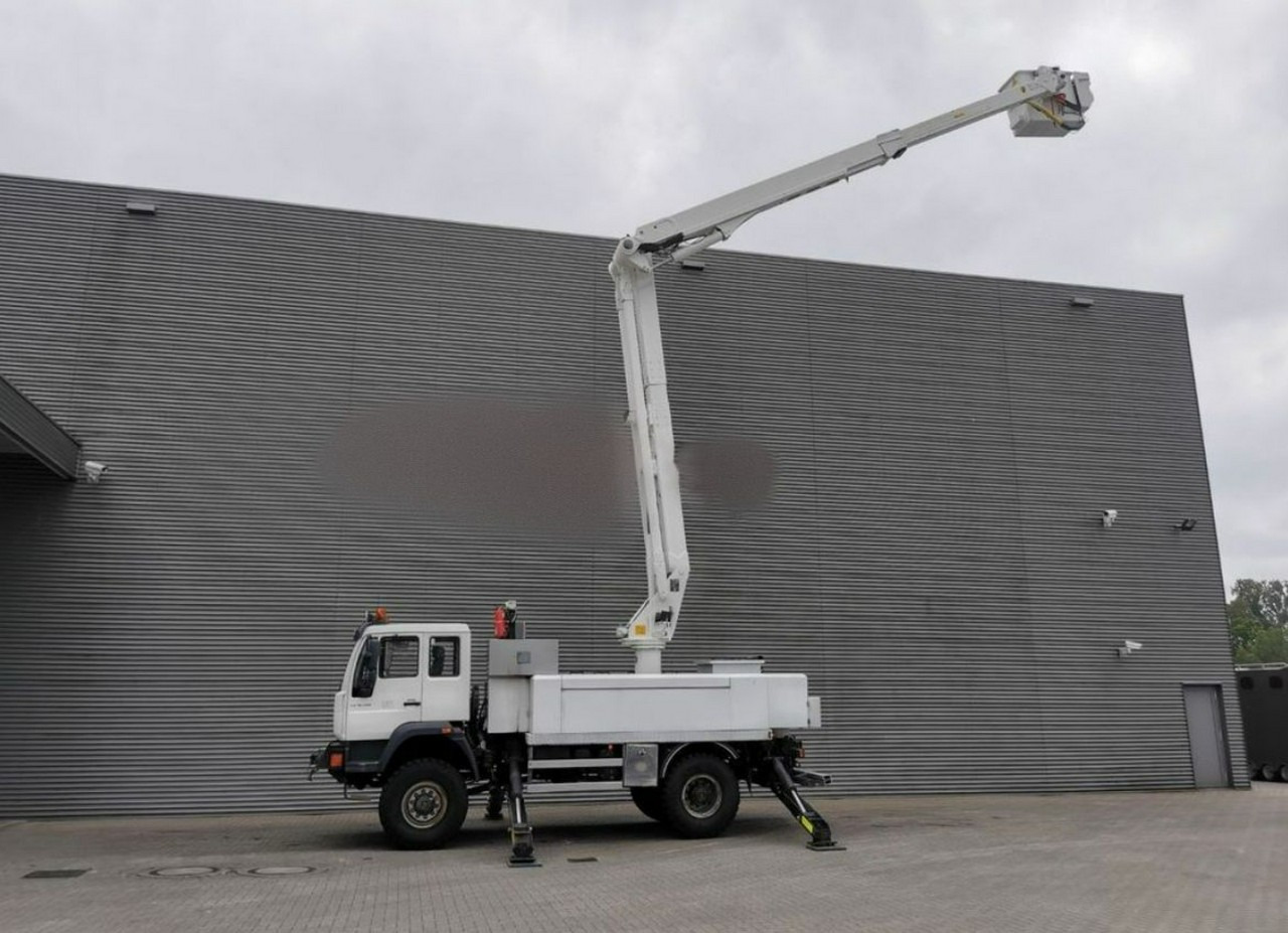 MAN LE 18.280 4x4 Zwyżka Altec TA60 Podnośnik Koszowy - Camion avec nacelle: photos 3 MAN LE 18.280 4x4 Zwyżka Altec TA60 Podnośnik Koszowy - Camion avec nacelle: photos 3
