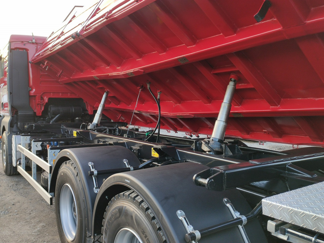 MAN Man 26.440 6x4 HDS HIAB 166 B-3 DUO Wywrotka Meiller 2-stronna en crédit-bail MAN Man 26.440 6x4 HDS HIAB 166 B-3 DUO Wywrotka Meiller 2-stronna: photos 20