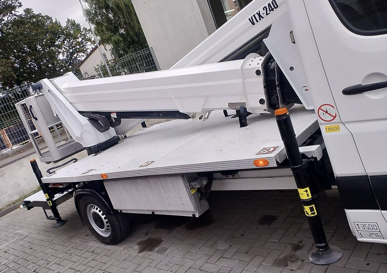 Mercedes Sprinter Zwyżka Podnośnik Koszowy VERSALIFT VTX-240 UDT - Camion avec nacelle: photos 4 Mercedes Sprinter Zwyżka Podnośnik Koszowy VERSALIFT VTX-240 UDT - Camion avec nacelle: photos 4