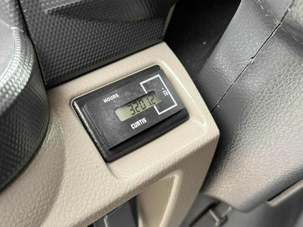 Camion avec nacelle Nissan Cabstar: photos 28