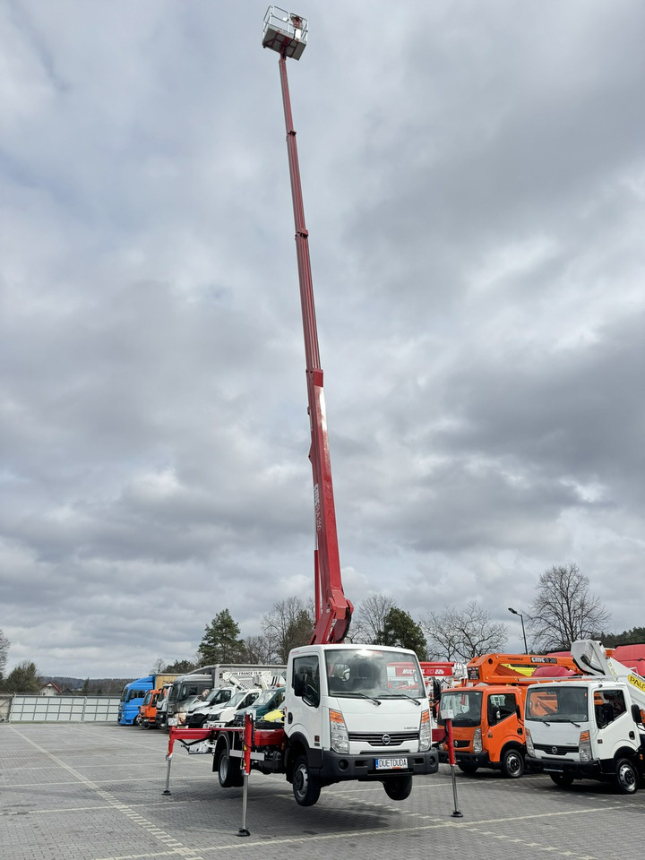 Nissan Cabstar - Camion avec nacelle: photos 2 Nissan Cabstar - Camion avec nacelle: photos 2