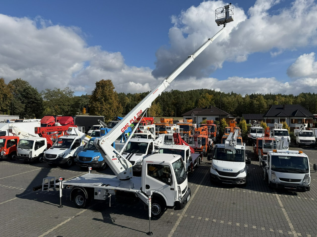 Renault Maxity - Camion avec nacelle: photos 1 Renault Maxity - Camion avec nacelle: photos 1
