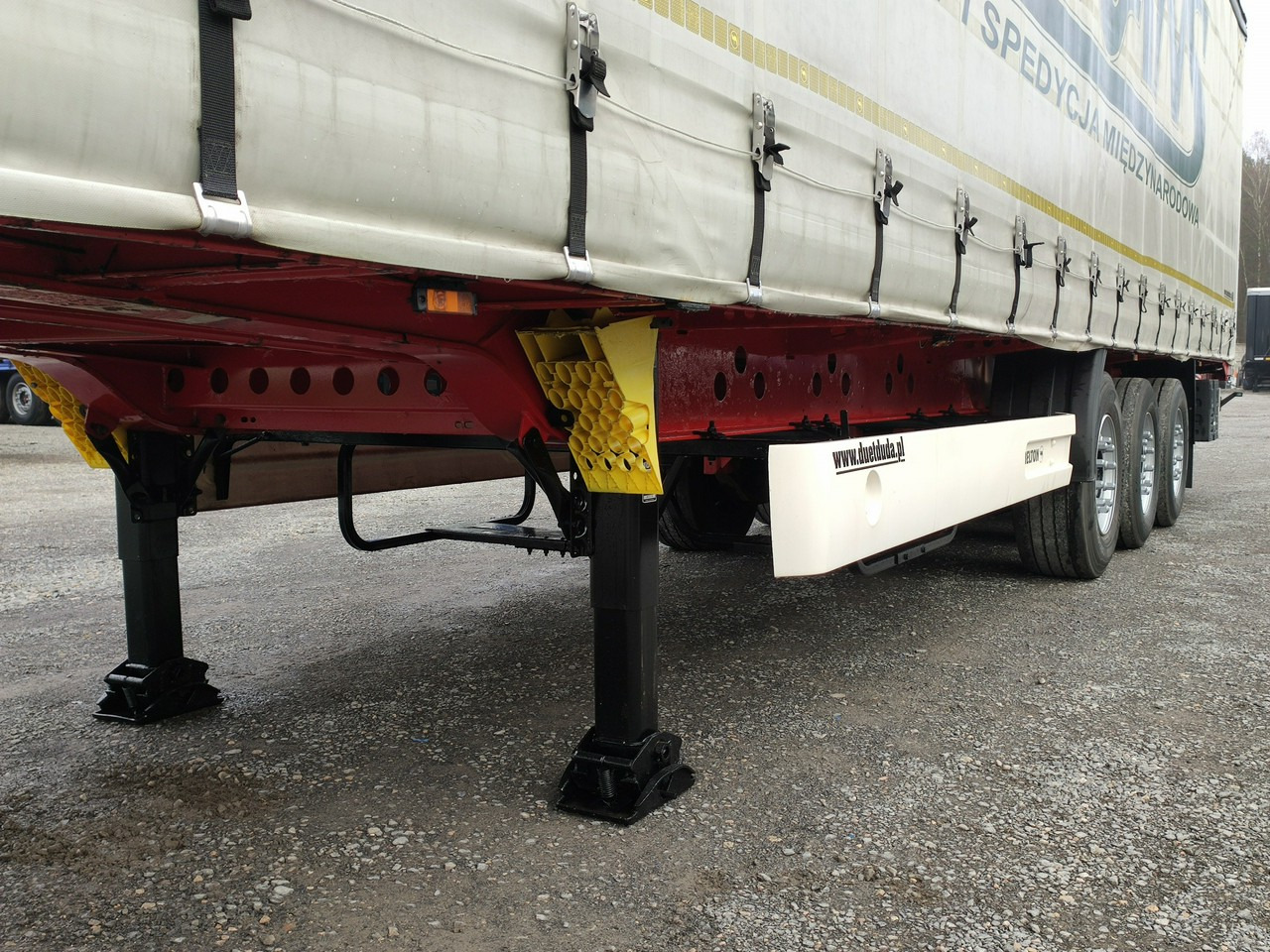 Semi-remorque rideaux coulissants Wielton Standard Osie SAF: photos 6 Semi-remorque rideaux coulissants Wielton Standard Osie SAF: photos 6