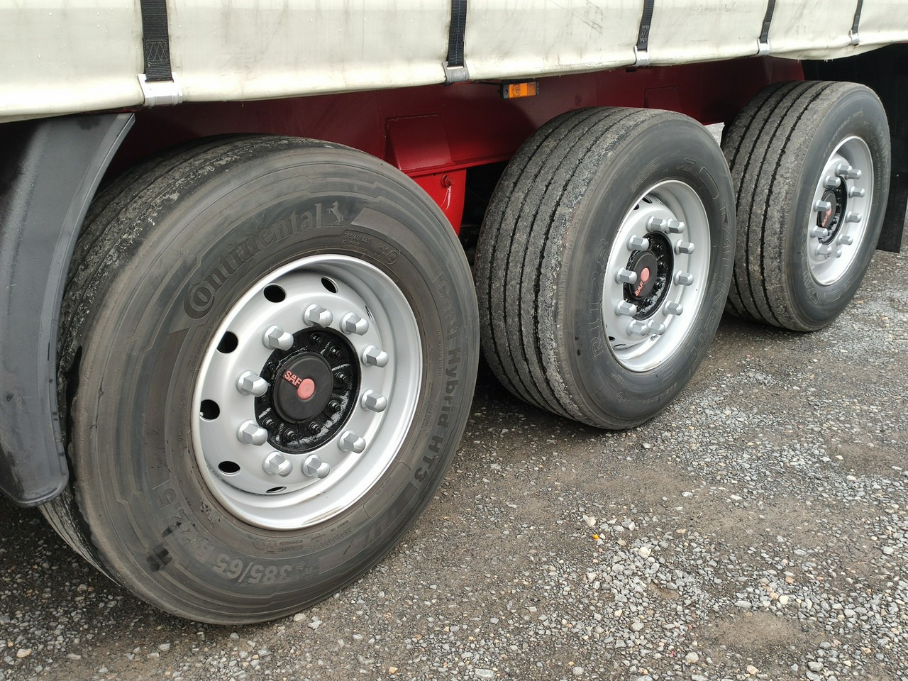 Semi-remorque rideaux coulissants Wielton Standard Osie SAF: photos 9 Semi-remorque rideaux coulissants Wielton Standard Osie SAF: photos 9