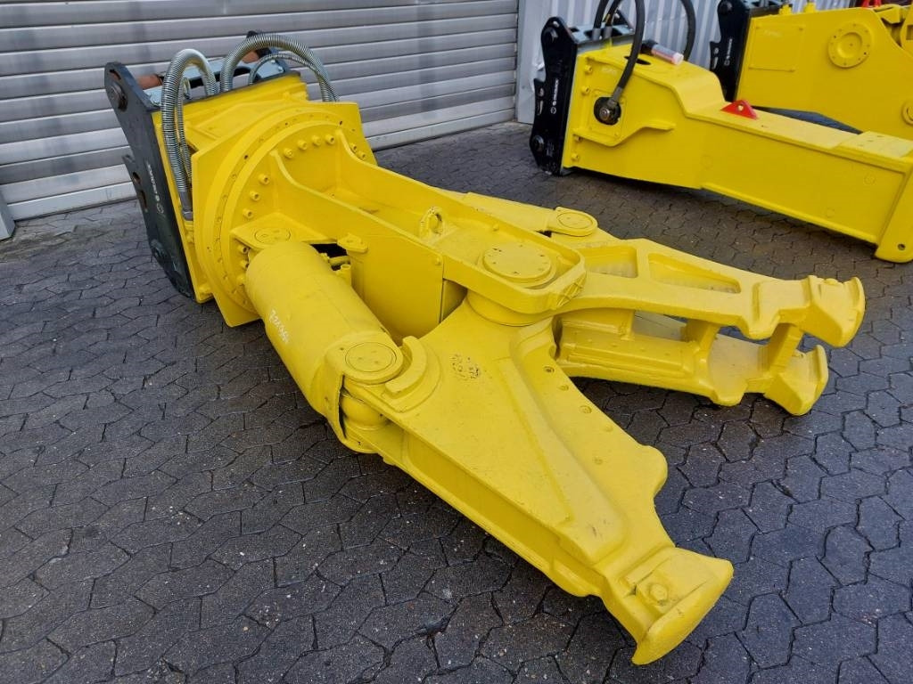 Atlas Copco CC2500 - Cisaille de démolition: photos 1 Atlas Copco CC2500 - Cisaille de démolition: photos 1