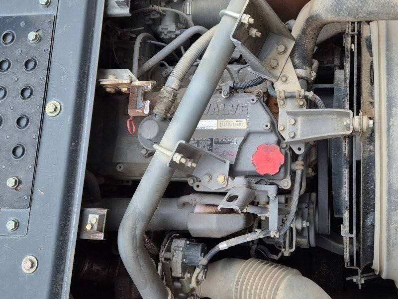 Pelle sur chenille Hitachi ZX 210 LC-5: photos 7