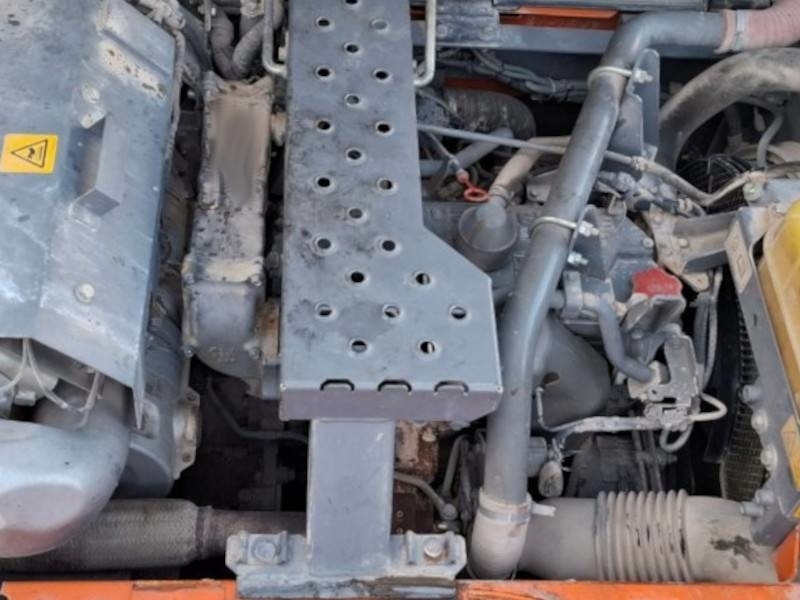 Pelle sur chenille Hitachi ZX 210 LC-6: photos 7