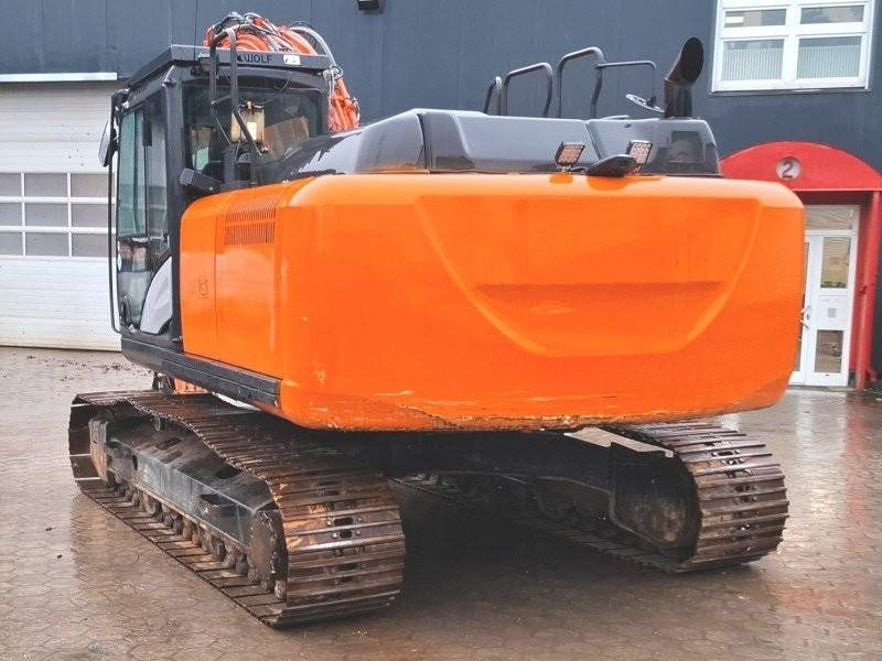 Hitachi ZX 210 LC-6 - Pelle sur chenille: photos 3 Hitachi ZX 210 LC-6 - Pelle sur chenille: photos 3