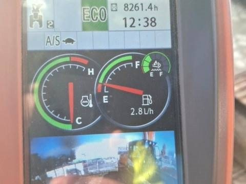 Pelle sur chenille Hitachi ZX 210 LC-6: photos 11