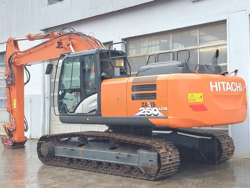 Hitachi ZX 250 LCN-6 - Pelle sur chenille: photos 3 Hitachi ZX 250 LCN-6 - Pelle sur chenille: photos 3