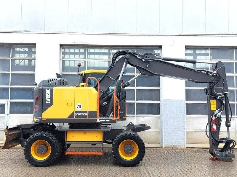 Volvo EWR 150 E - Pelle sur pneus: photos 5 Volvo EWR 150 E - Pelle sur pneus: photos 5