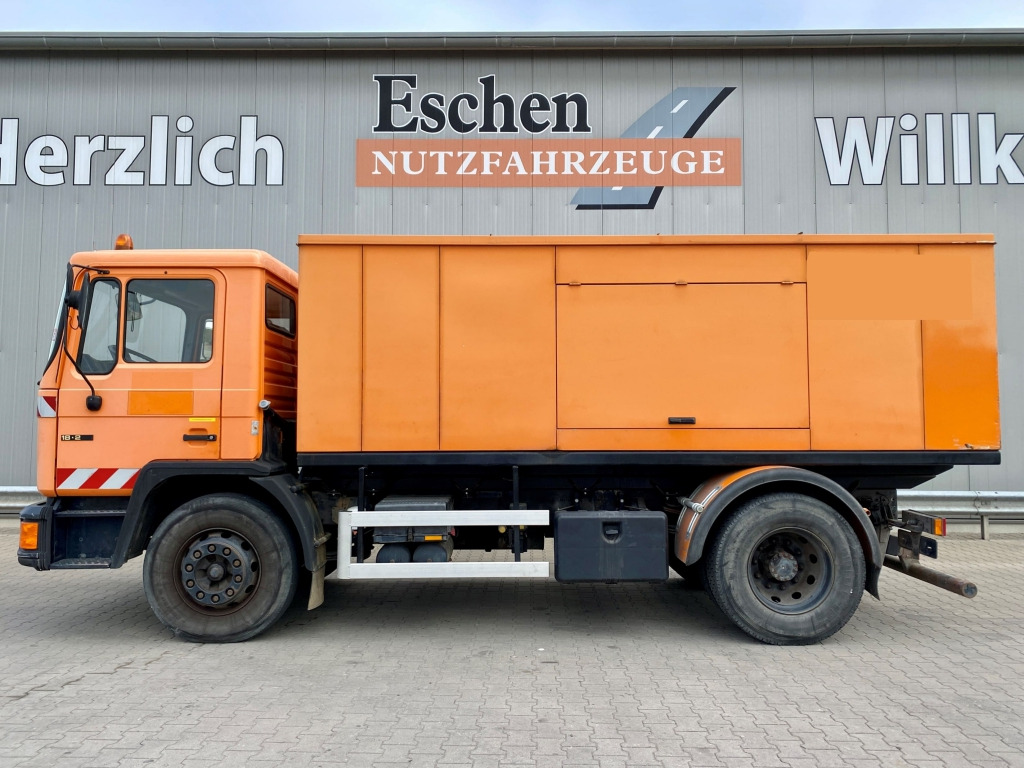 MAN 18.272 / Stromaggregat - Camion, Véhicule de voirie/ Spécial: photos 2 MAN 18.272 / Stromaggregat - Camion, Véhicule de voirie/ Spécial: photos 2