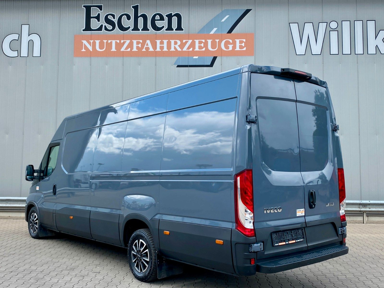 Iveco 35 S 16 Daily | Schiebetür*Kamera*Navi*AC*1.Hand - Transport de personnes: photos 3 Iveco 35 S 16 Daily | Schiebetür*Kamera*Navi*AC*1.Hand - Transport de personnes: photos 3