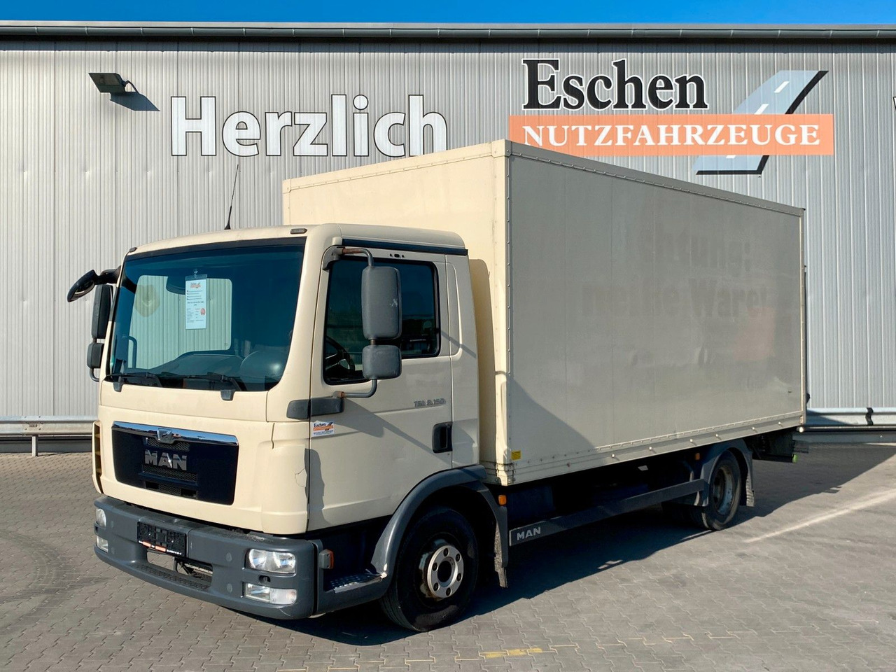 MAN TGL 8.150 Blatt/Blatt*5,5mKoffer*LBW*Seitentür MAN TGL 8.150 Blatt/Blatt*5,5mKoffer*LBW*Seitentür - Fourgon grand volume: photos 1 MAN TGL 8.150 Blatt/Blatt*5,5mKoffer*LBW*Seitentür MAN TGL 8.150 Blatt/Blatt*5,5mKoffer*LBW*Seitentür - Fourgon grand volume: photos 1