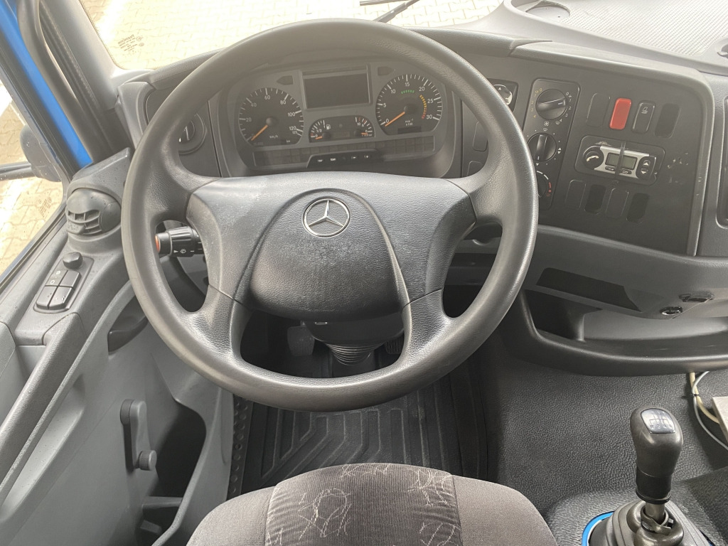Camion citerne Mercedes-Benz 1318 L Atego: photos 17