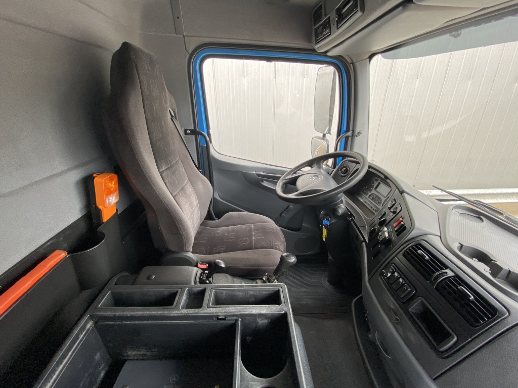 Camion citerne Mercedes-Benz 1318 L Atego: photos 16