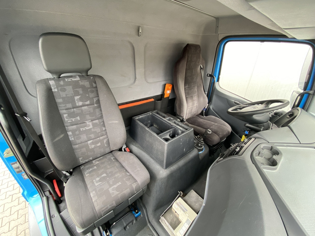 Camion citerne Mercedes-Benz 1318 L Atego: photos 15