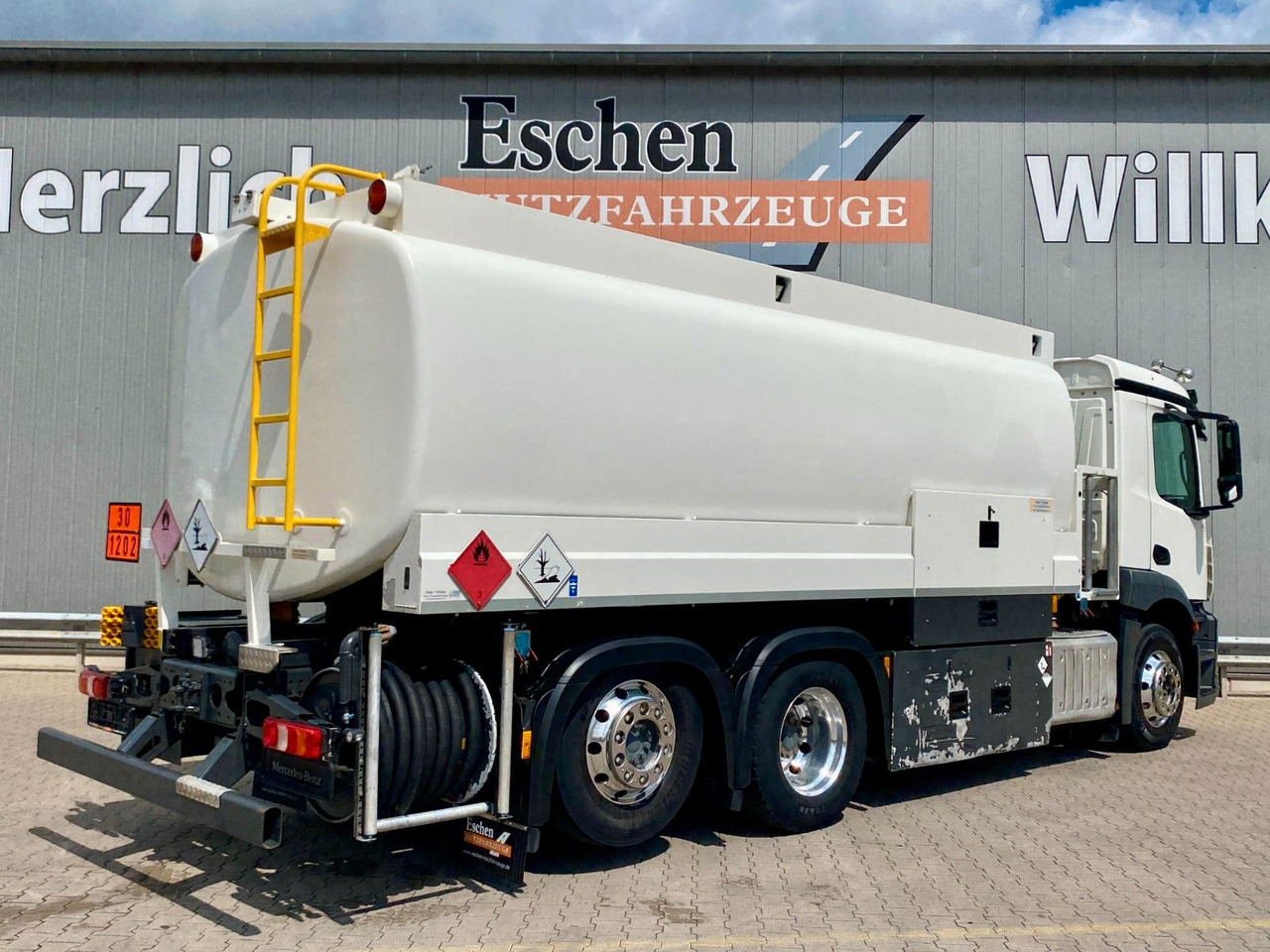Mercedes-Benz 2540 Antos | A3*3x Kammern/20.990ltr*Kamera*Navi - Camion citerne: photos 5 Mercedes-Benz 2540 Antos | A3*3x Kammern/20.990ltr*Kamera*Navi - Camion citerne: photos 5