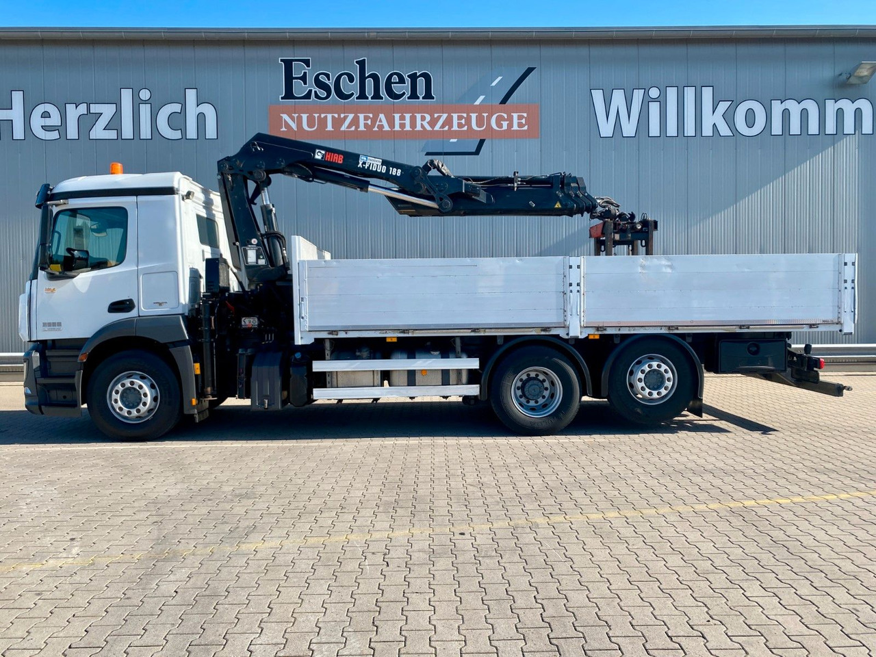 Mercedes-Benz Antos 2533 6x2 | X-HIDUO 188/ES-3*AHK*5+6.Kreis - Camion plateau, Camion grue: photos 2 Mercedes-Benz Antos 2533 6x2 | X-HIDUO 188/ES-3*AHK*5+6.Kreis - Camion plateau, Camion grue: photos 2