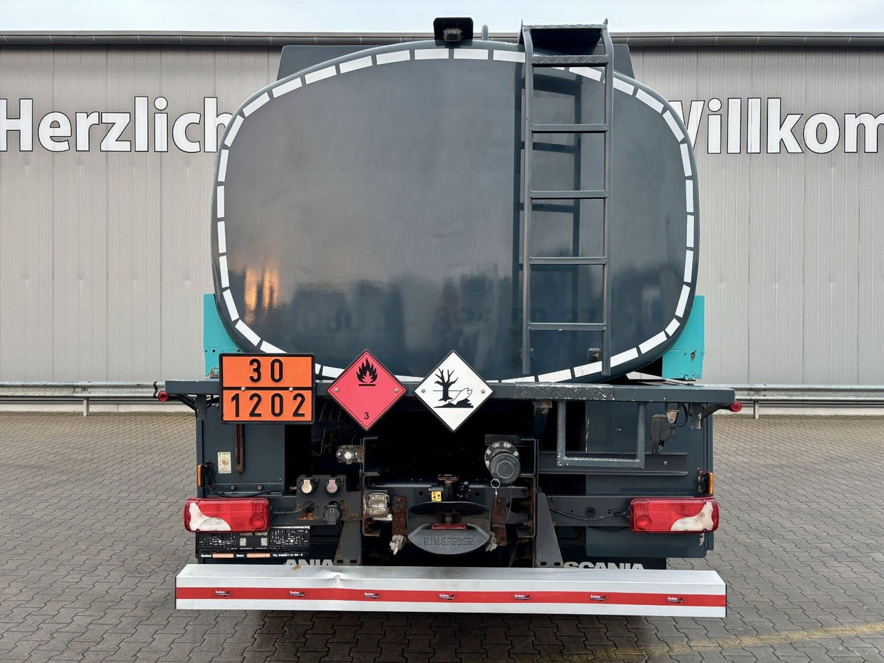 Scania G420 Esterer A3 | 2x Kammern*Oben/Unten*Retarder - Camion citerne: photos 4 Scania G420 Esterer A3 | 2x Kammern*Oben/Unten*Retarder - Camion citerne: photos 4