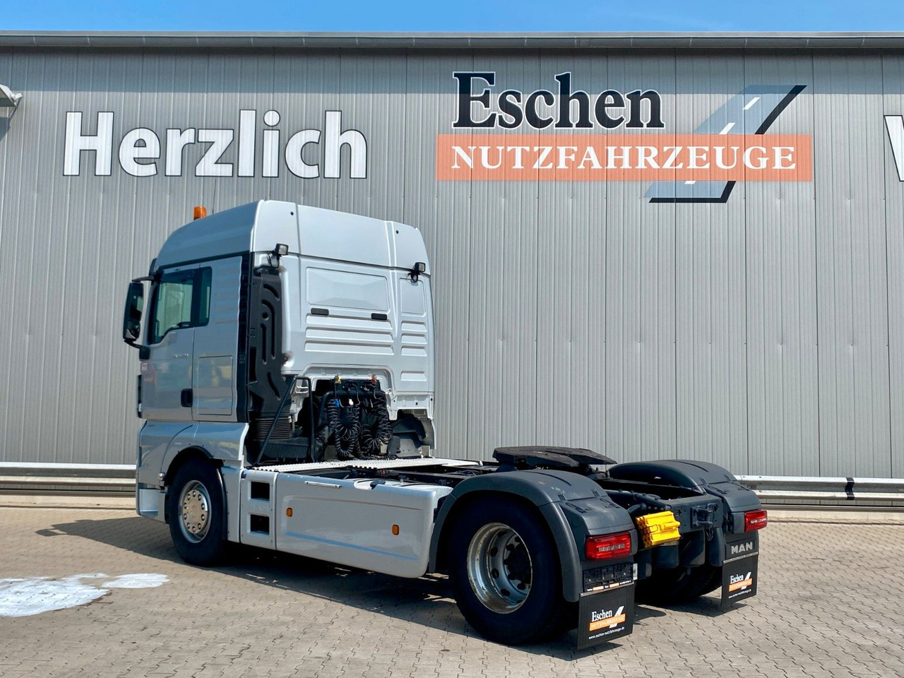 MAN TGX 18.500 BLS | XLX*ACC*Navi*Retarder*2x Tank - Tracteur routier: photos 3 MAN TGX 18.500 BLS | XLX*ACC*Navi*Retarder*2x Tank - Tracteur routier: photos 3