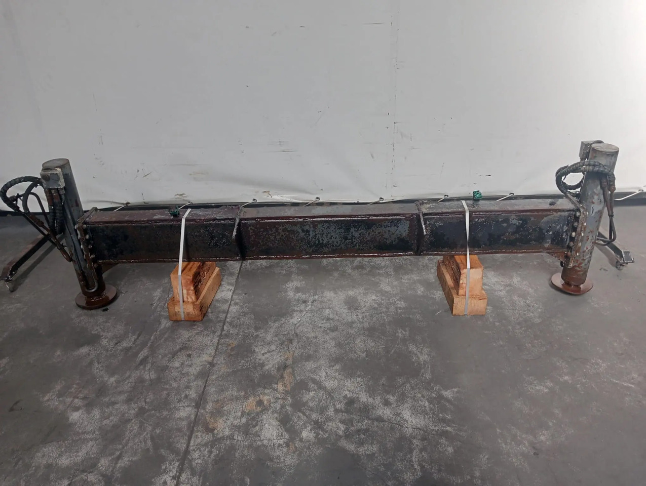 Estabilizador fijo a 2.300 mm - Accessoire pour Grue: photos 3 Estabilizador fijo a 2.300 mm - Accessoire pour Grue: photos 3