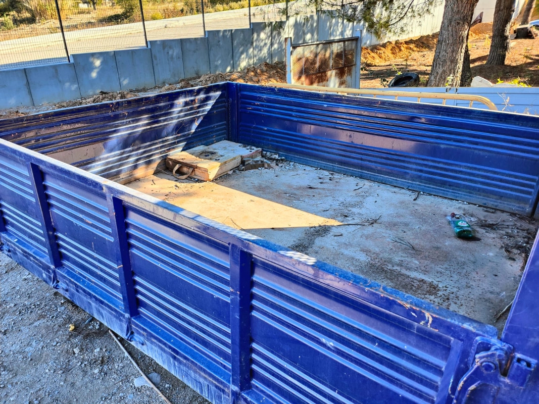 Caja quita y pon 3000x2500x800 MM - Carrosserie plateau: photos 3 Caja quita y pon 3000x2500x800 MM - Carrosserie plateau: photos 3