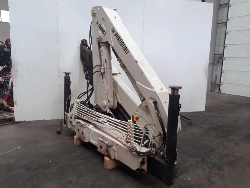 Grúa Bonfiglioli P15000L - Grue auxiliaire pour Camion: photos 1 Grúa Bonfiglioli P15000L - Grue auxiliaire pour Camion: photos 1