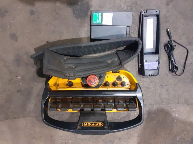 Grúa Effer 145/3S - Grue auxiliaire pour Camion: photos 3 Grúa Effer 145/3S - Grue auxiliaire pour Camion: photos 3