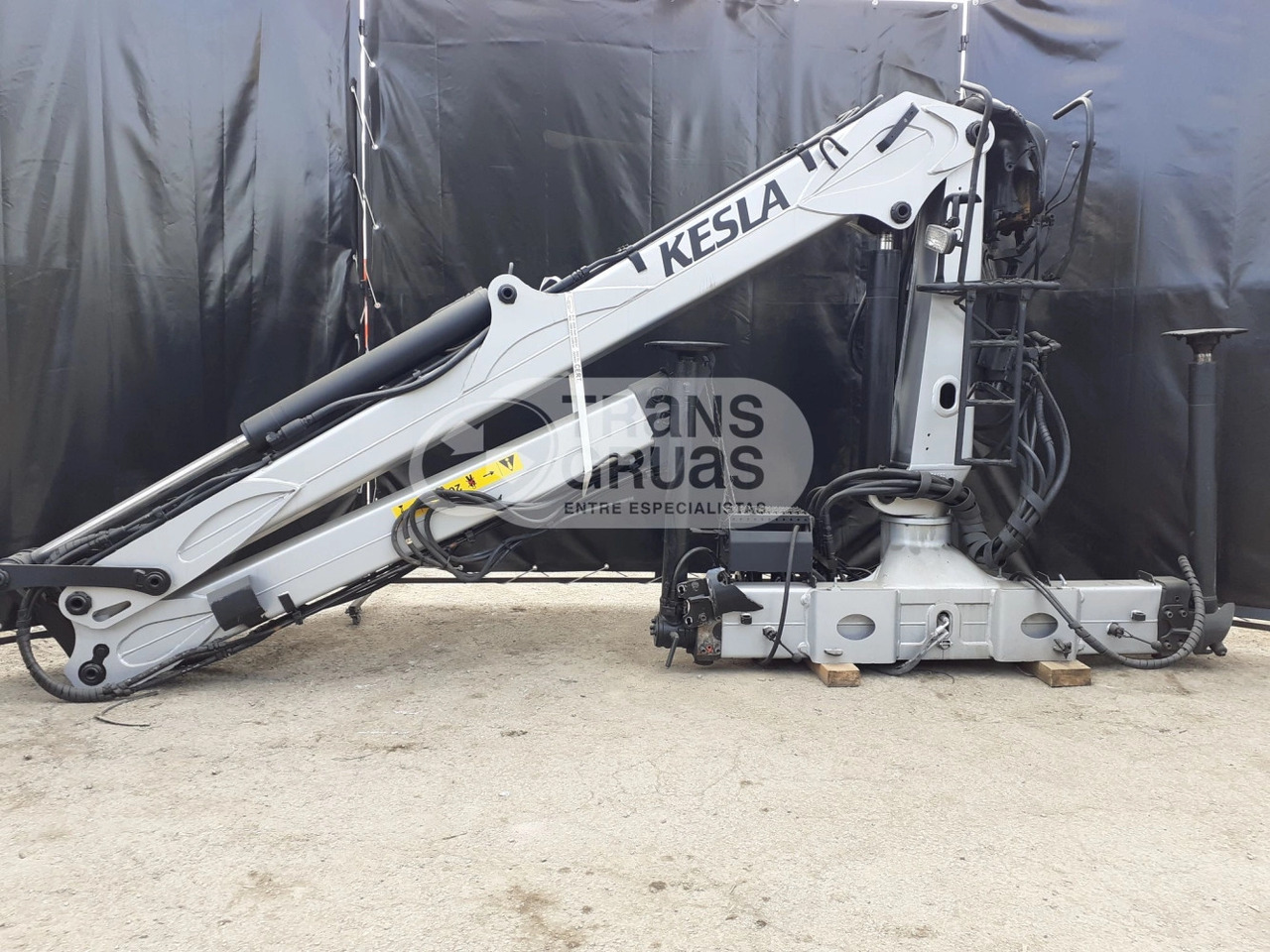 Grúa Kesla 2009L - Grue auxiliaire pour Camion: photos 1 Grúa Kesla 2009L - Grue auxiliaire pour Camion: photos 1