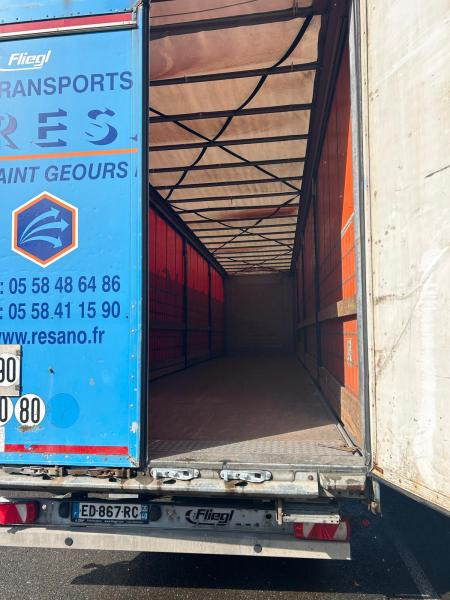 Fliegl - Semi-remorque rideaux coulissants: photos 5 Fliegl - Semi-remorque rideaux coulissants: photos 5