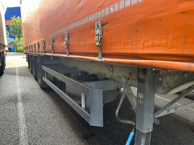 Fliegl - Semi-remorque rideaux coulissants: photos 4 Fliegl - Semi-remorque rideaux coulissants: photos 4