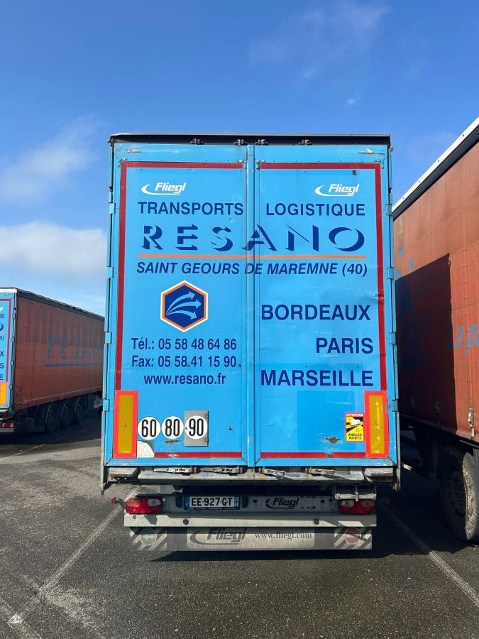 Fliegl - Semi-remorque rideaux coulissants: photos 2 Fliegl - Semi-remorque rideaux coulissants: photos 2