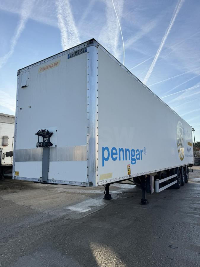 Fruehauf - Semi-remorque fourgon: photos 1 Fruehauf - Semi-remorque fourgon: photos 1