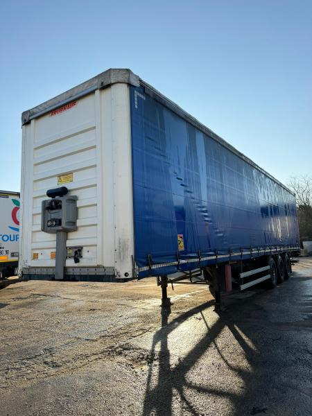 Fruehauf - Semi-remorque rideaux coulissants: photos 4 Fruehauf - Semi-remorque rideaux coulissants: photos 4