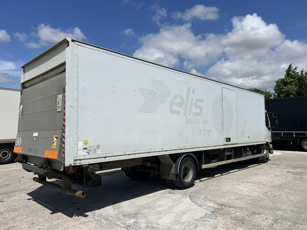 Renault Midlum 180 - Camion fourgon: photos 4 Renault Midlum 180 - Camion fourgon: photos 4