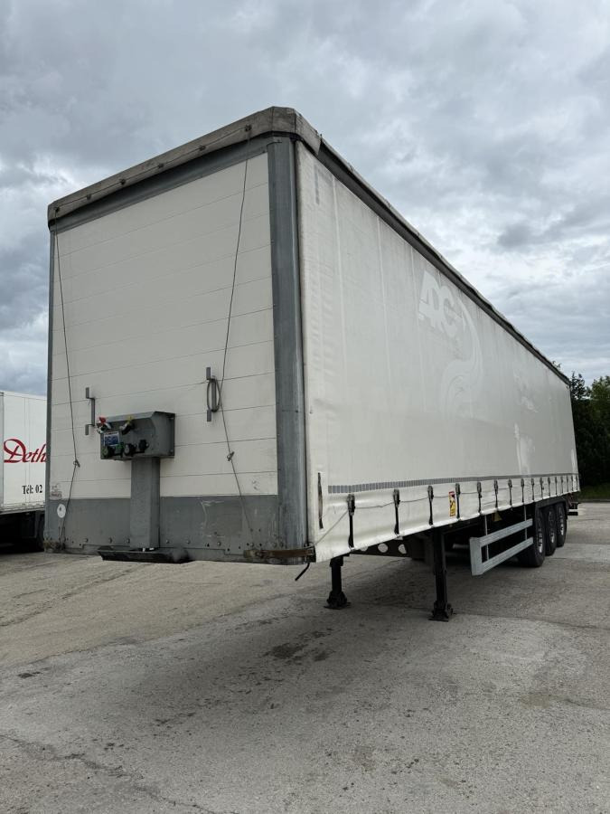 Trouillet - Semi-remorque rideaux coulissants: photos 1 Trouillet - Semi-remorque rideaux coulissants: photos 1
