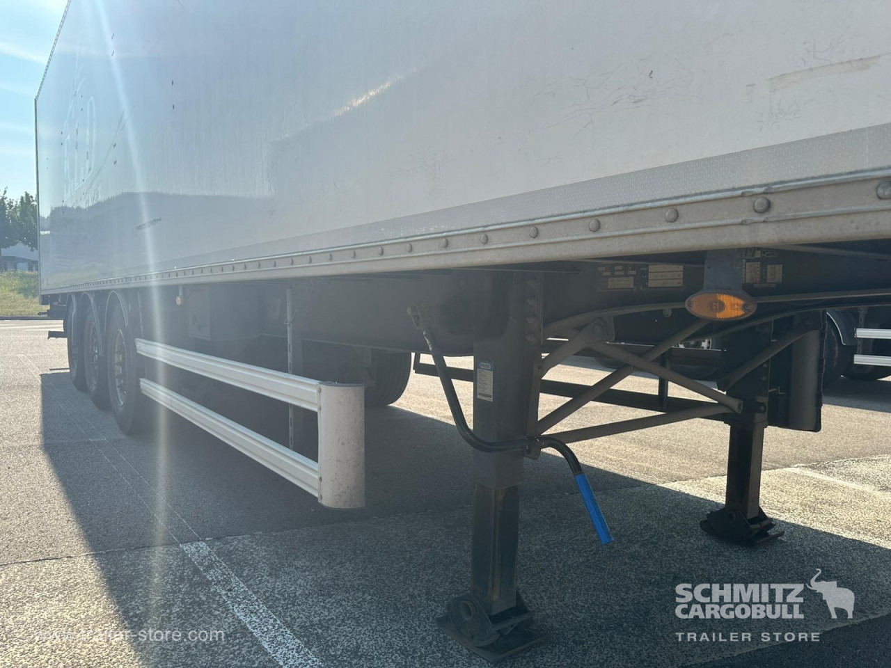 FRUEHAUF Dryfreight Standard Roller shutter door - Semi-remorque fourgon: photos 2 FRUEHAUF Dryfreight Standard Roller shutter door - Semi-remorque fourgon: photos 2