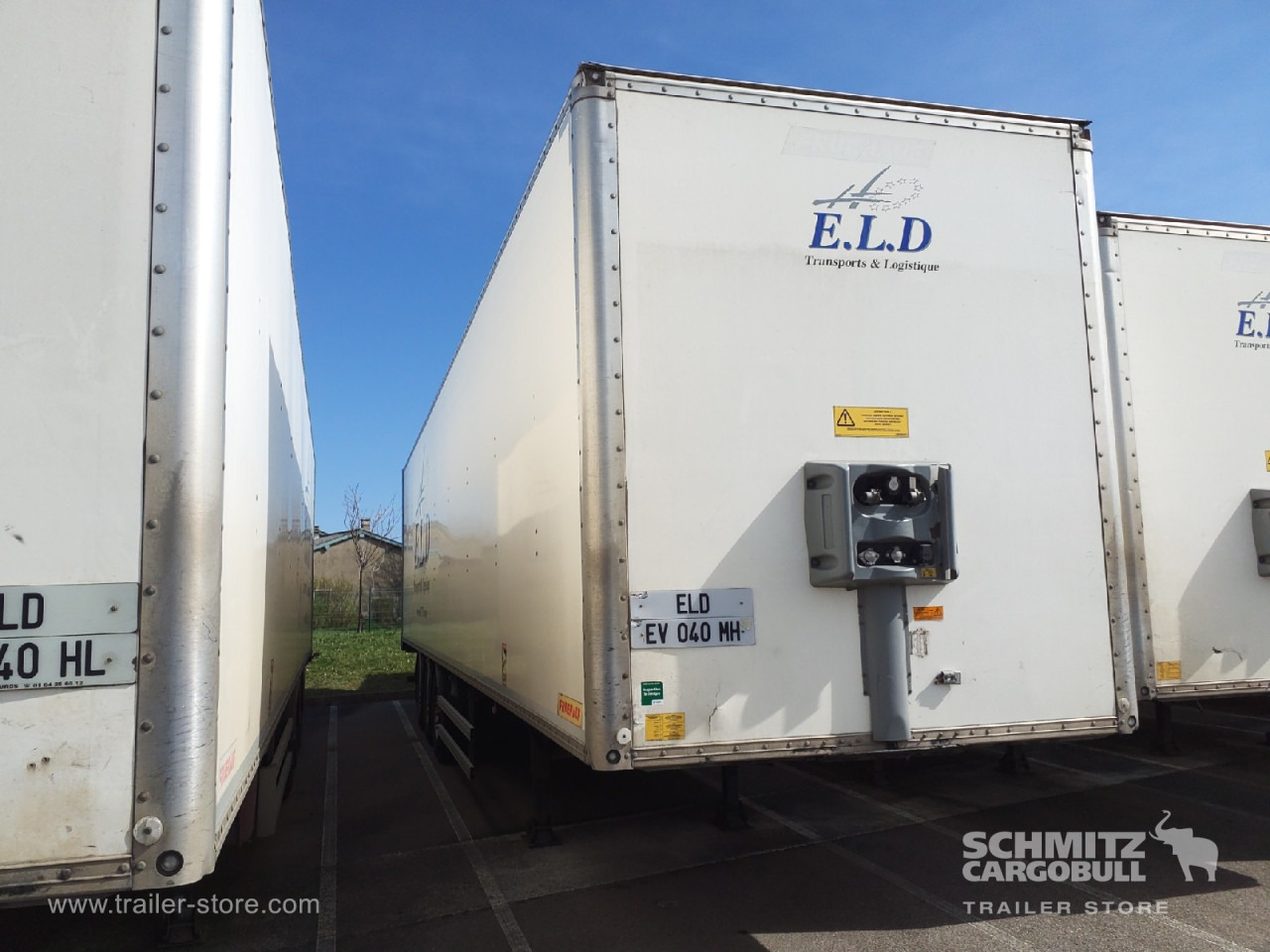 FRUEHAUF Dryfreight Standard Roller shutter door - Semi-remorque fourgon: photos 1 FRUEHAUF Dryfreight Standard Roller shutter door - Semi-remorque fourgon: photos 1