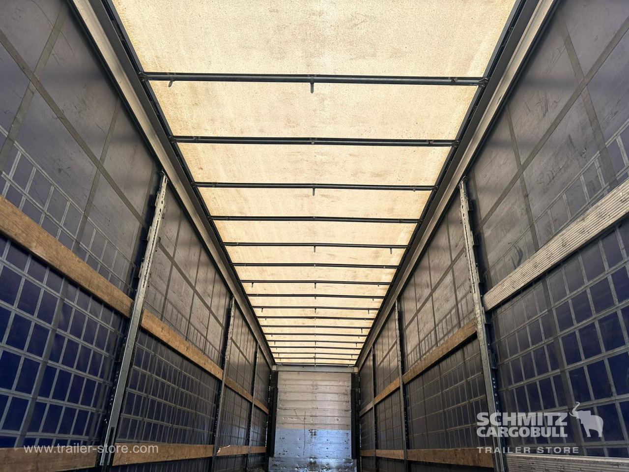 SCHMITZ Curtainsider Mega - Semi-remorque rideaux coulissants: photos 5 SCHMITZ Curtainsider Mega - Semi-remorque rideaux coulissants: photos 5