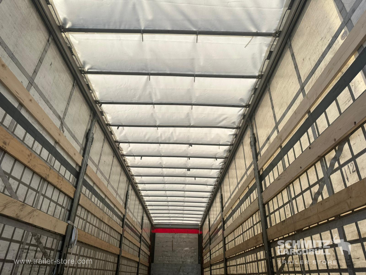 SCHMITZ Curtainsider Standard en crédit-bail SCHMITZ Curtainsider Standard: photos 11 SCHMITZ Curtainsider Standard en crédit-bail SCHMITZ Curtainsider Standard: photos 11