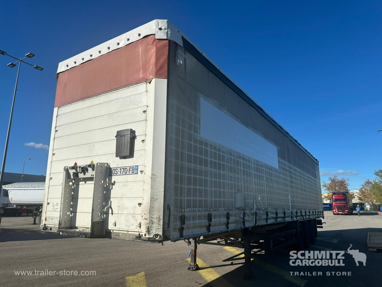 SCHMITZ Curtainsider Standard en crédit-bail SCHMITZ Curtainsider Standard: photos 8 SCHMITZ Curtainsider Standard en crédit-bail SCHMITZ Curtainsider Standard: photos 8