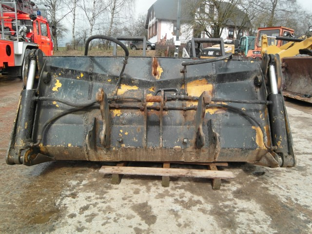 4 in 1 Schaufel (Klappschaufel) - Godet pour chargeur: photos 5 4 in 1 Schaufel (Klappschaufel) - Godet pour chargeur: photos 5