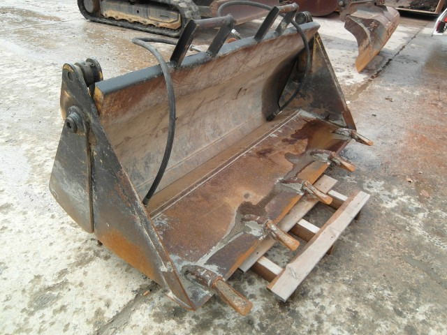 4 in 1 Schaufel (Klappschaufel) - Godet pour chargeur: photos 2 4 in 1 Schaufel (Klappschaufel) - Godet pour chargeur: photos 2