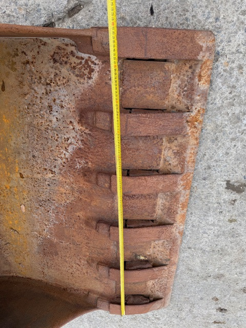 OIL Quick OQ 70/55 - 1600 mm - Godet pour pelle: photos 5 OIL Quick OQ 70/55 - 1600 mm - Godet pour pelle: photos 5