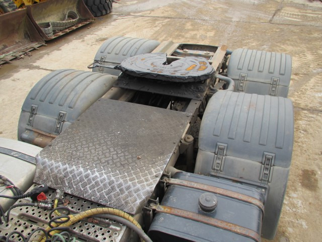 Tracteur routier Scania 124C.420 6x4: photos 9 Tracteur routier Scania 124C.420 6x4: photos 9