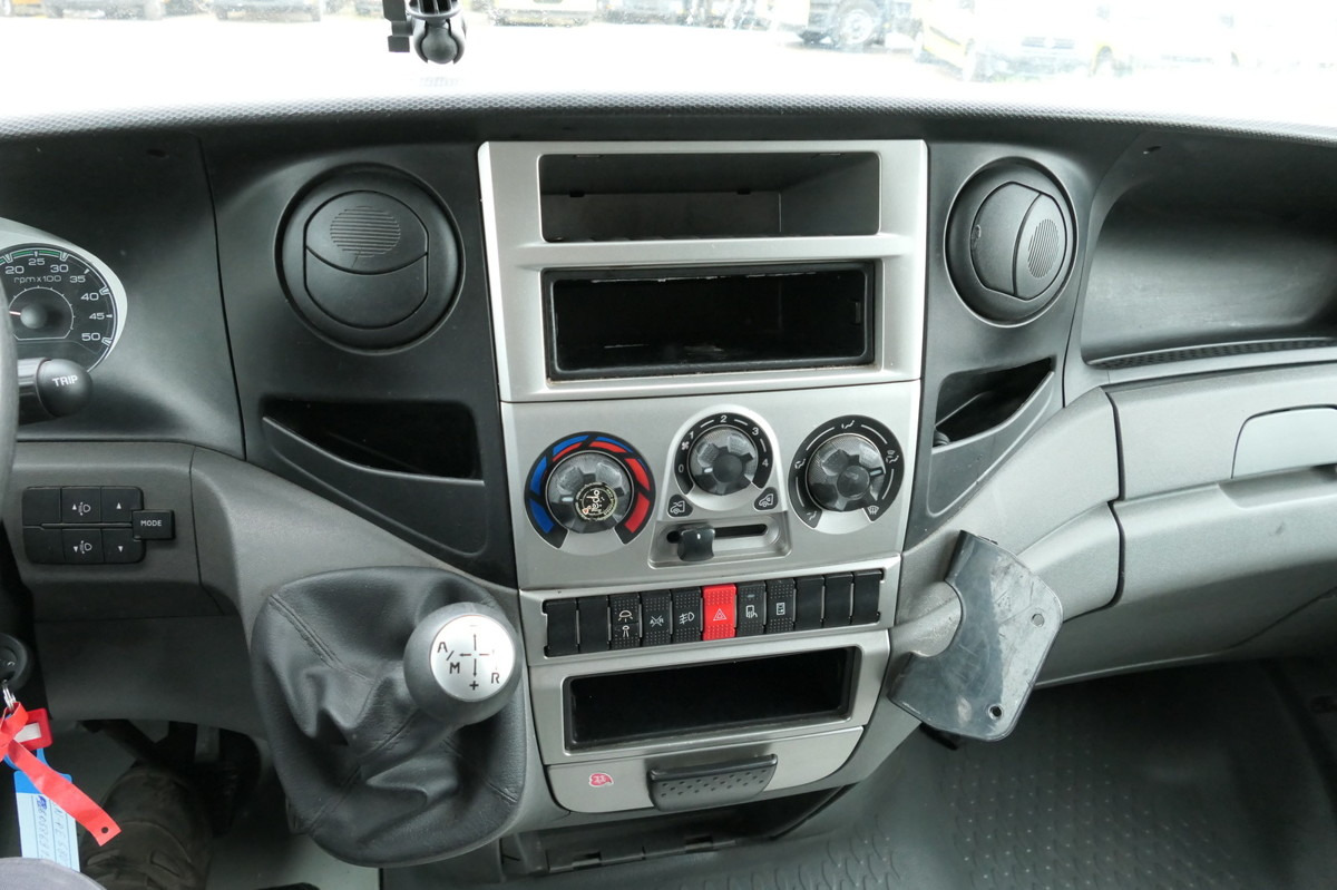 Fourgon grand volume IVECO Daily 35 S11 C30C AUTOMATIK KAMERA MAXI Regale D: photos 11