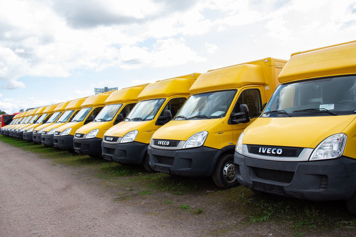 IVECO Daily 35 S11 C30C AUTOMATIK KAMERA MAXI Regale L - Fourgon grand volume: photos 1 IVECO Daily 35 S11 C30C AUTOMATIK KAMERA MAXI Regale L - Fourgon grand volume: photos 1