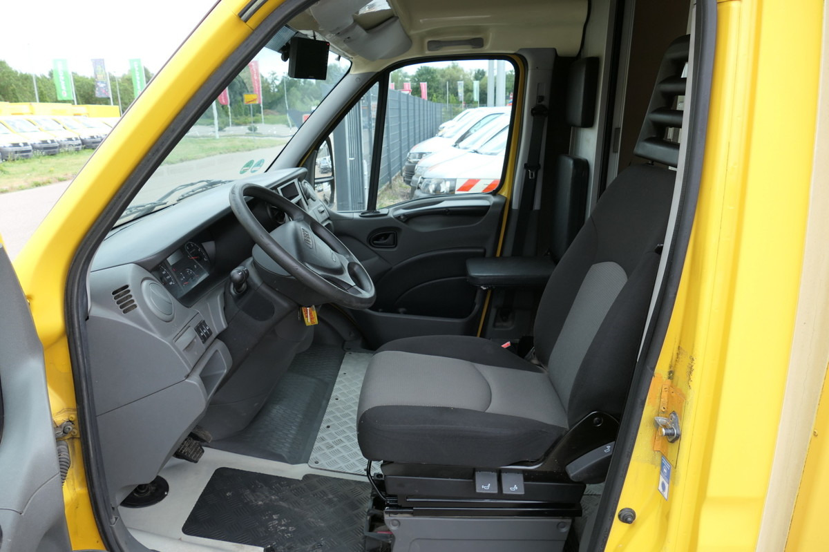 IVECO Daily 35 S11 C30C AUTOMATIK KAMERA Regale LUFT D - Fourgon grand volume: photos 5 IVECO Daily 35 S11 C30C AUTOMATIK KAMERA Regale LUFT D - Fourgon grand volume: photos 5